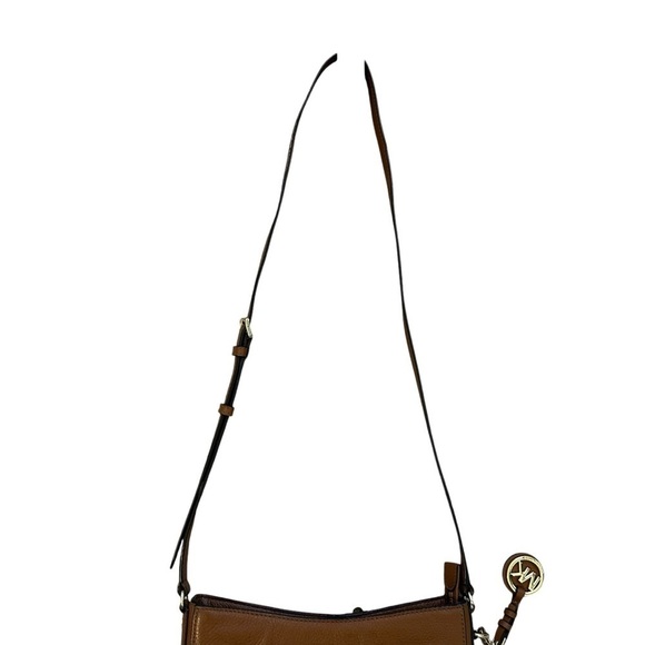 Michael Kors Brown Shoulder Bag with Elegant Design - Picture 5 of 11